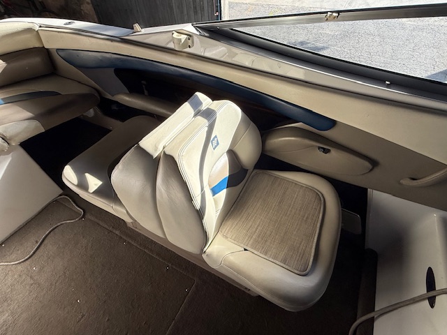 Four Winns 21 2000 Volvo 225 hp